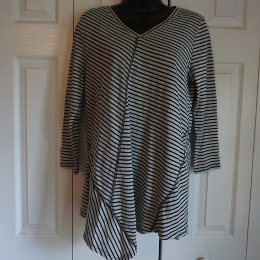 New Directions Gray and Black Striped Tunic